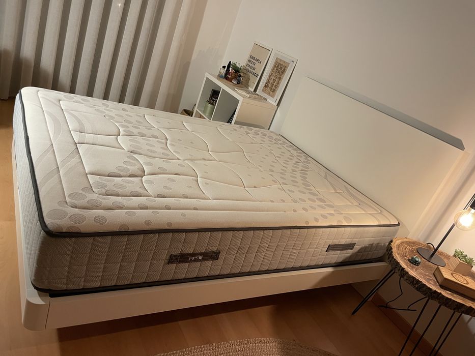 Cama com colchão