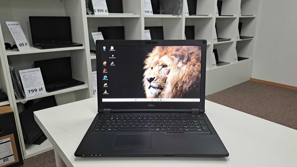 Biurowy Fujitsu LifeBook E559 15" i5-8gen 16GB 256SSD IPS FHD Klasa A