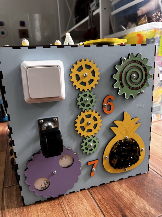 Бізі куб деревʼяний в чудовому стані