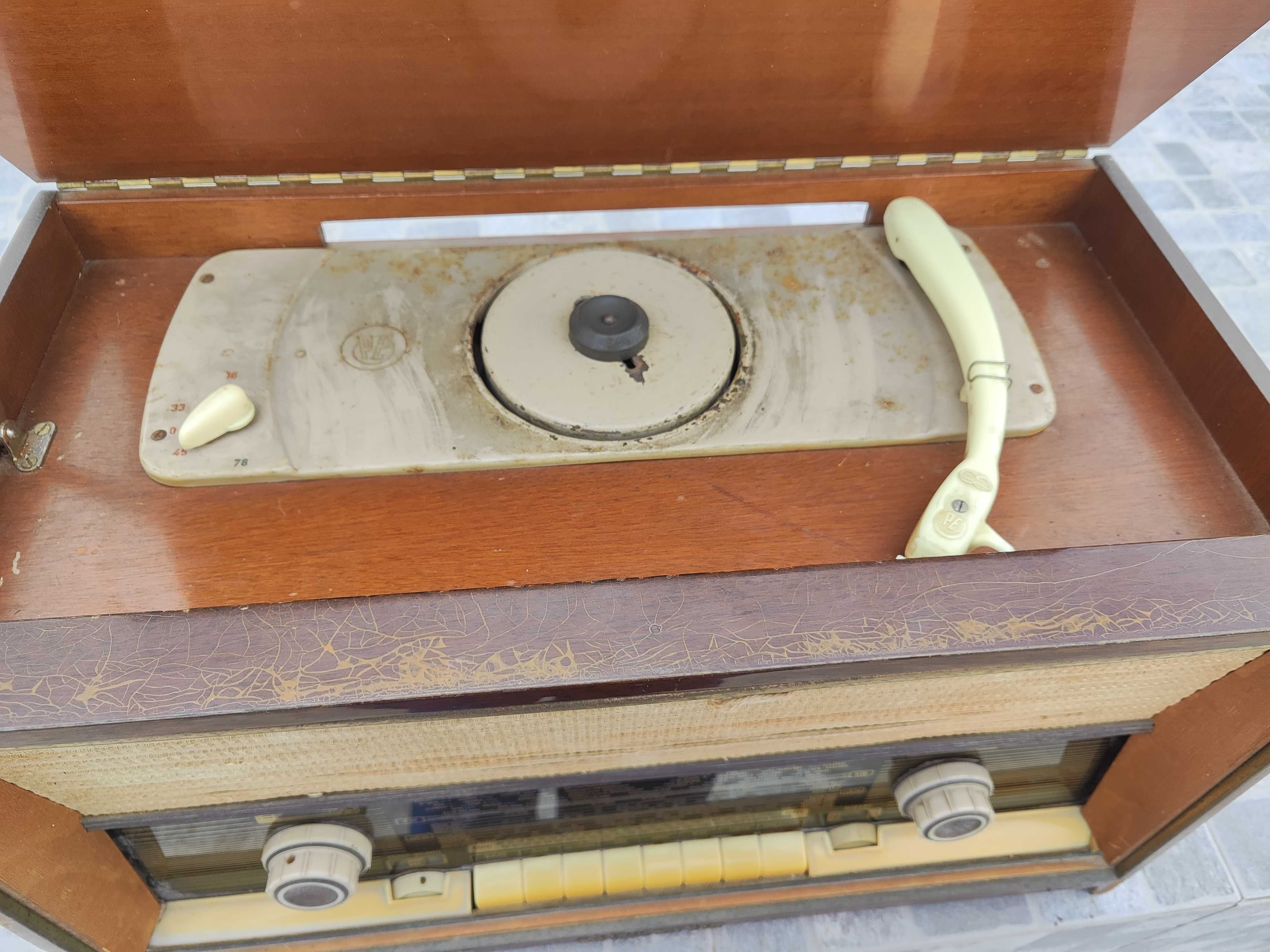 Rádio Schaublorenz, com giradiscos, para reparar ou peças