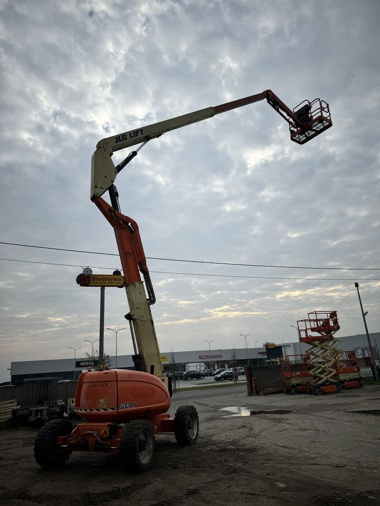 Wynajem podnosnika teleskopowo przegobowego jlg 600