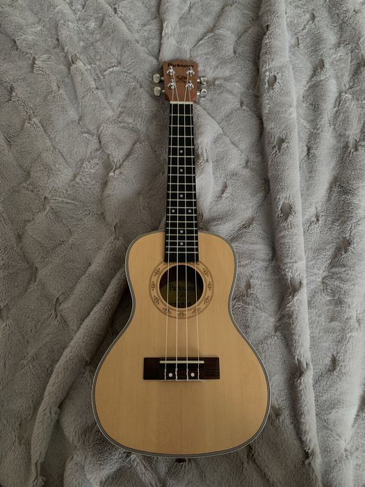 Укулеле Parksons UK-24C