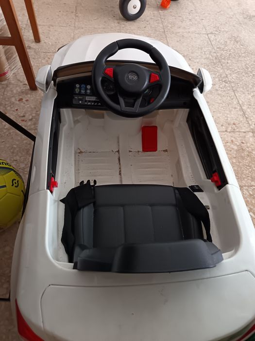 Carro elétrico infantil Mercedes com Som