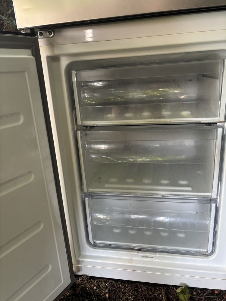 Lodowka INDESIT uszkodzona