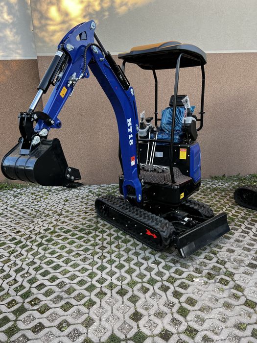 NOWA Minikoparka gąsienicowa 1.8T z silnikiem Kubota D722 – Akcesoria