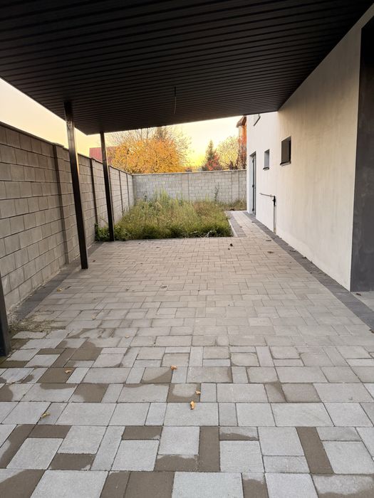 Продаж котеджу у центральній частині міста (Гідропарк)