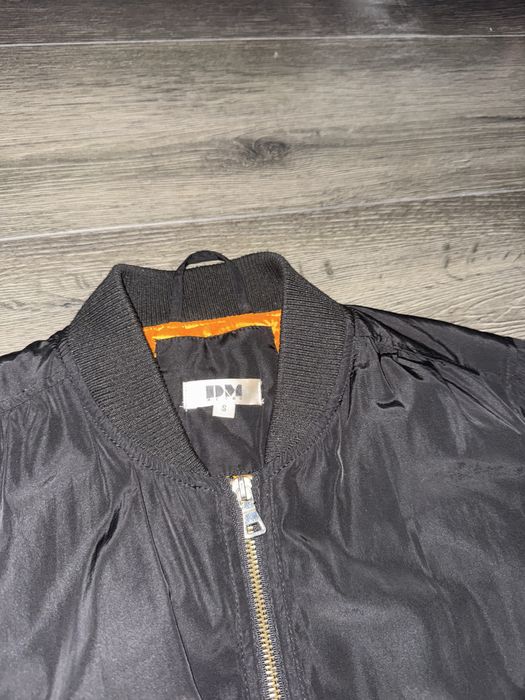 Джинсовая куртка стильная оверсайз и черный бомбер приталенный