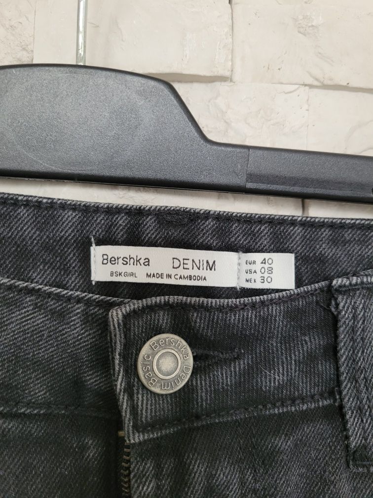 Czarne jeansy boyfriend wysoki stan szerokie nogawki Bershka L bawełna