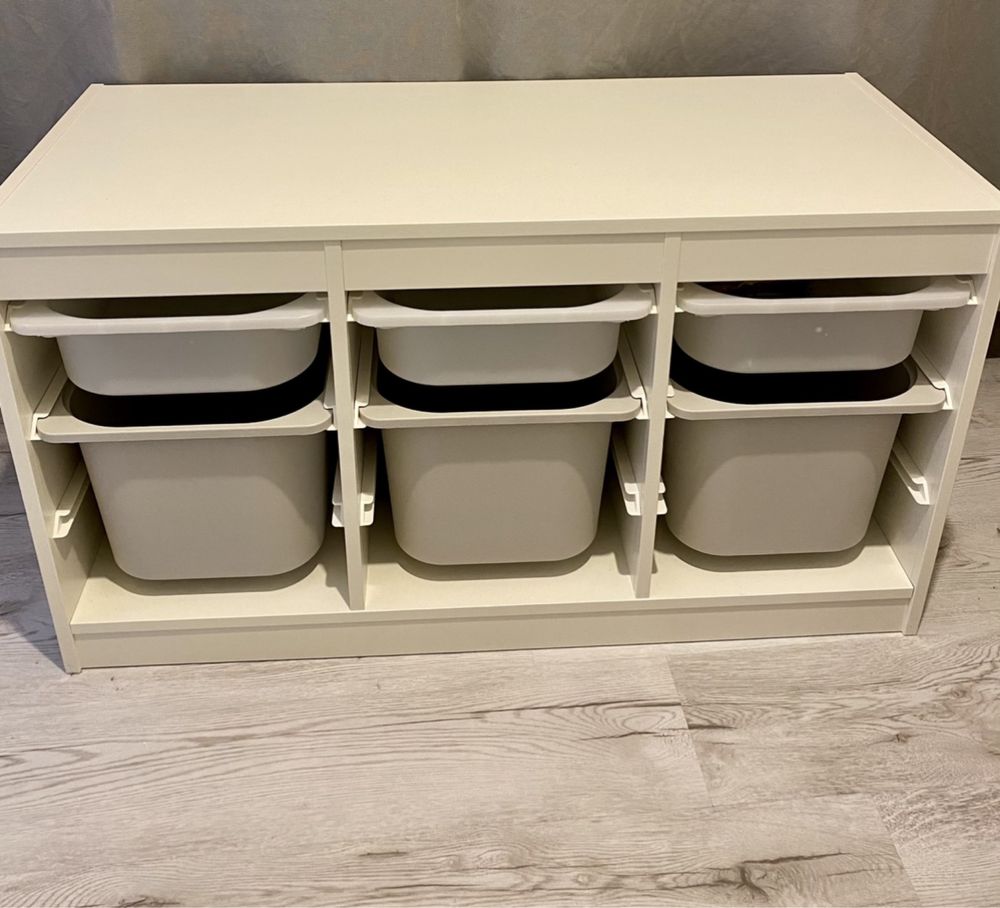 Regał z pojemnikami iKEA
