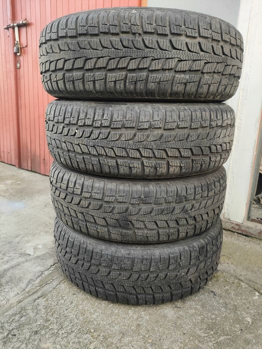 Opona zimowa 4 szt 215/65R16 Nexen Boris 4S