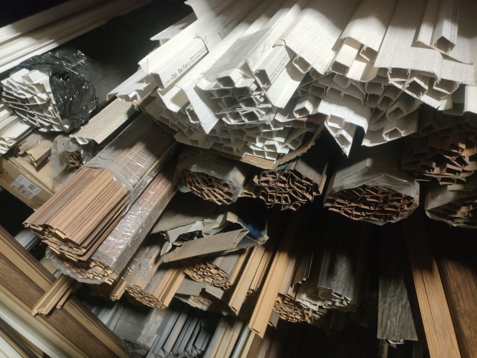 Wyprzedaż Listwy przypodłogowe pcv