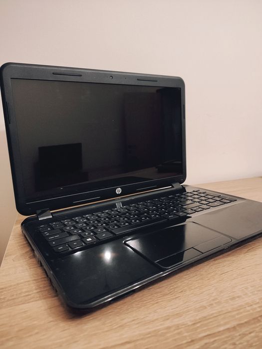 Ноутбук HP 15-d002sr на деталі