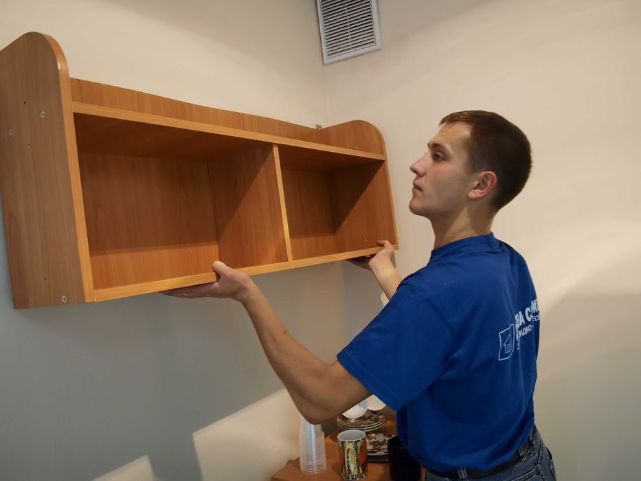 Столяр у Тернополі. Встановлення дверей / вікон. Вкладання ламінату.