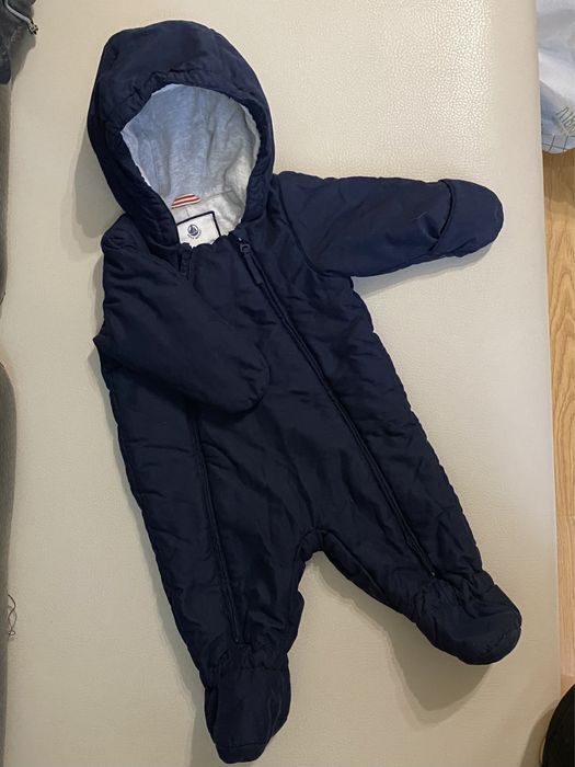 Демісезонний комбінезон синього кольору на 6 місяців