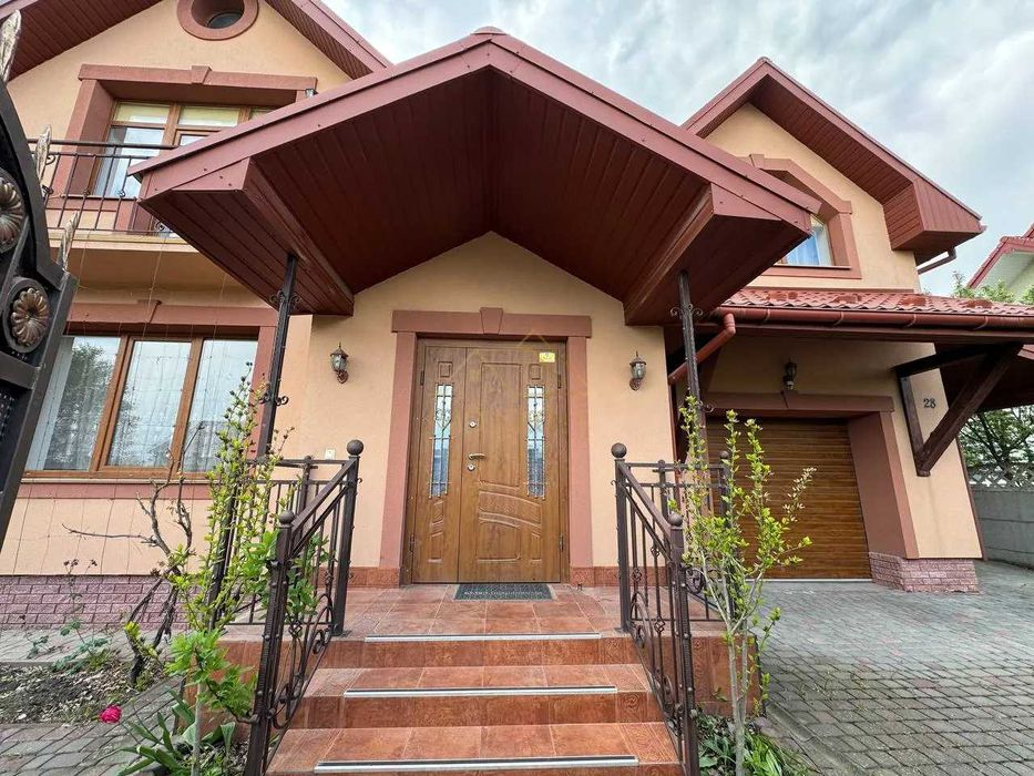 Просторий Будинок з ремонтом, меблями та зручним розташуванням!!!