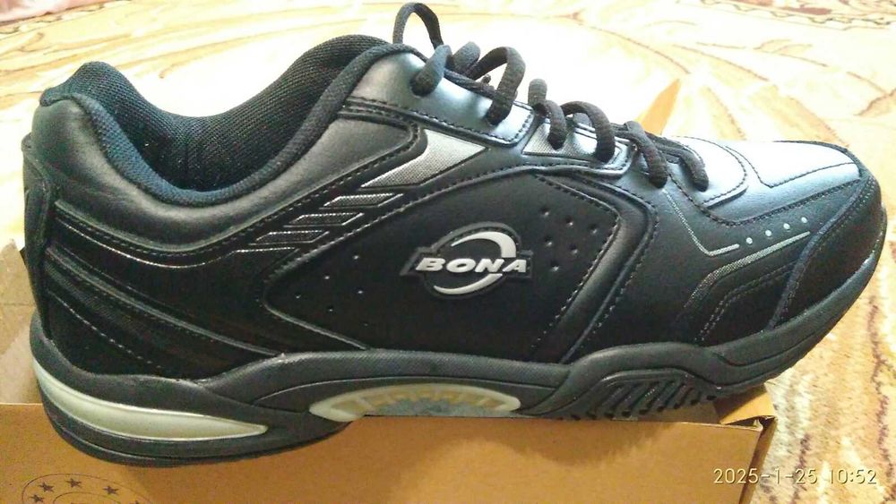Кроссовки кожаные BONA, новые/45 размер/29,5 см. стелька