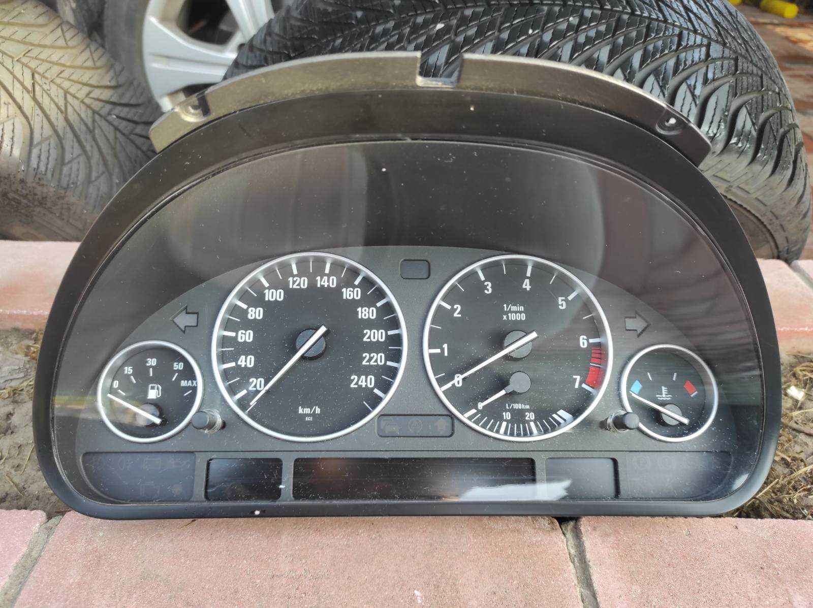 Приборная панель щиток приборов BMW 5  E39 VDO