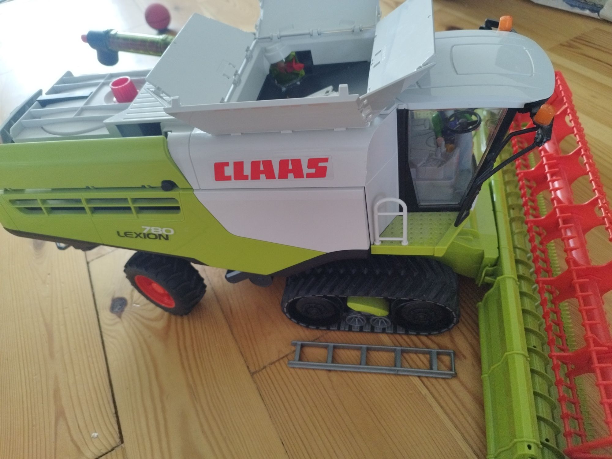 Kombajn lexion 780 claas