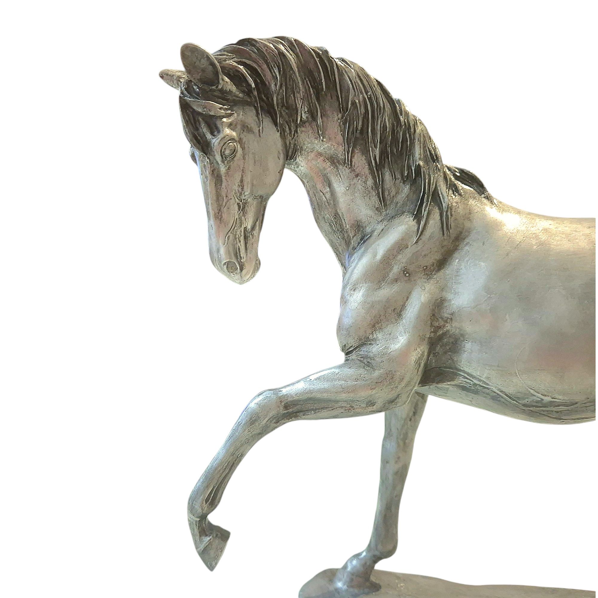 Cavalo em Resina (Marfinite) pintado a prata