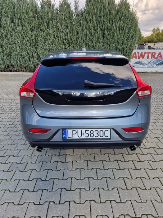 VOLVO V40  1,6 B.