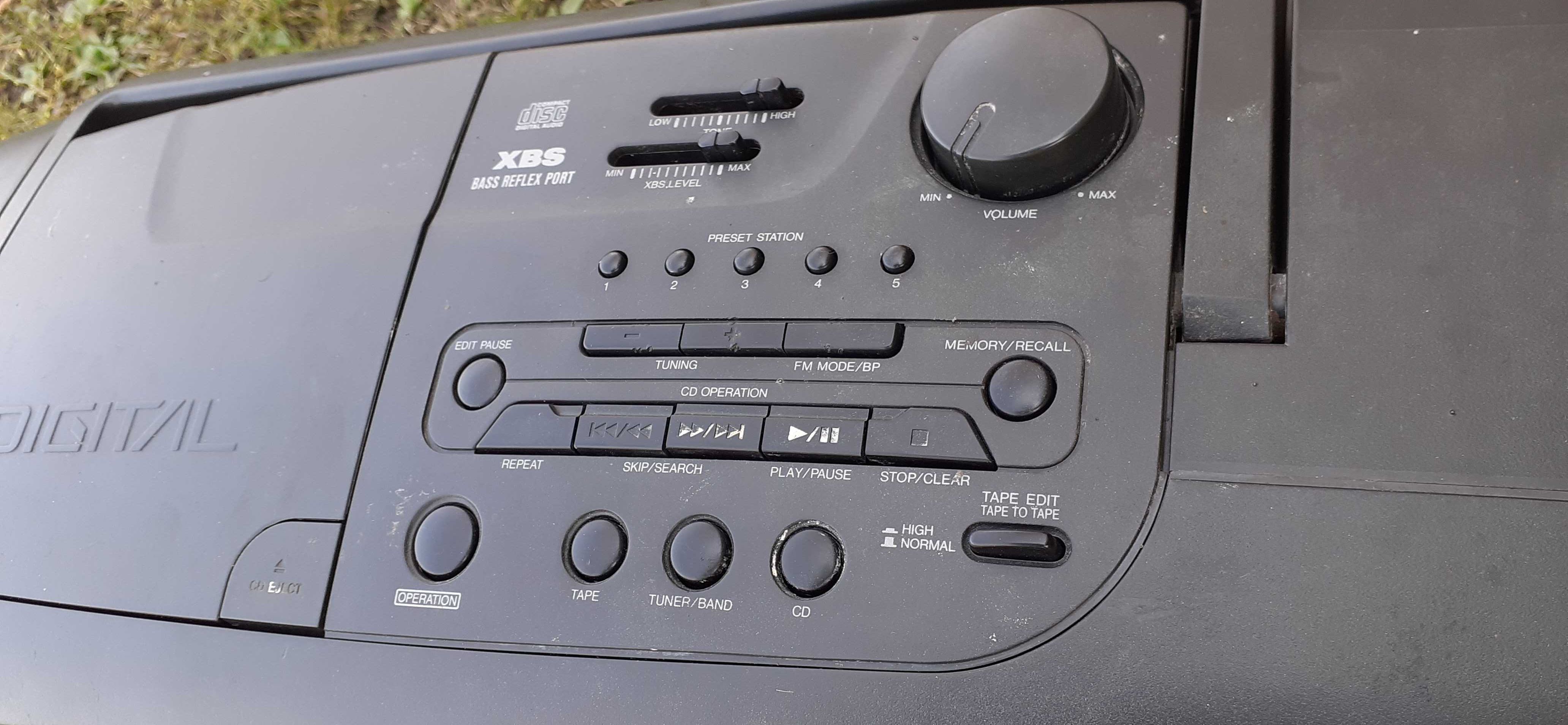 Radiomagnetofon Panasonic RX-DT401, radio, CD, Bumbox do naprawy.