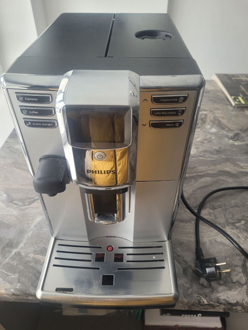 Кавоварка Philips Super-automatic espresso machine