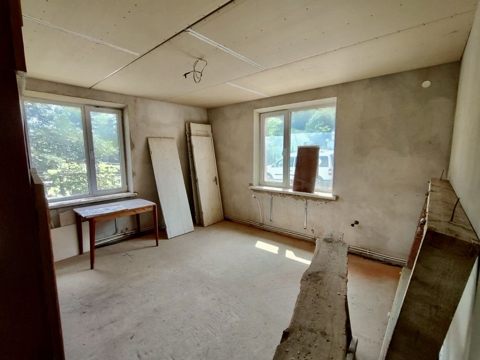 Продається квартира в частині 2-поверхового будинку. Чортків