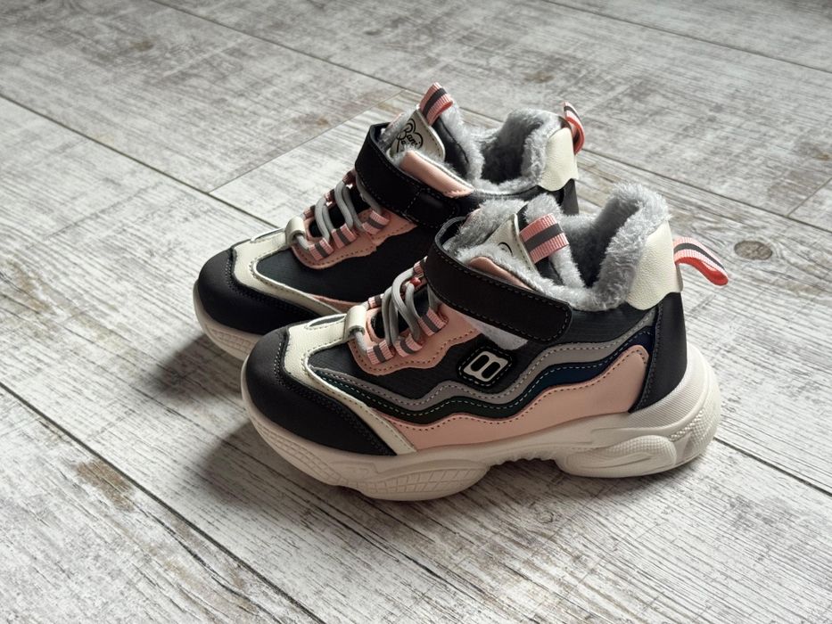 Зимові кросівки для дівчинки