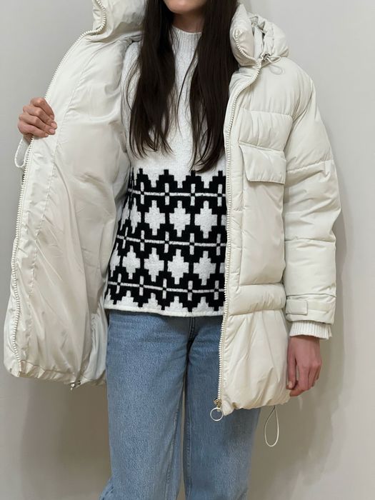 Зимова куртка ZARA жіноча, розмір XS, стан ідеальний.