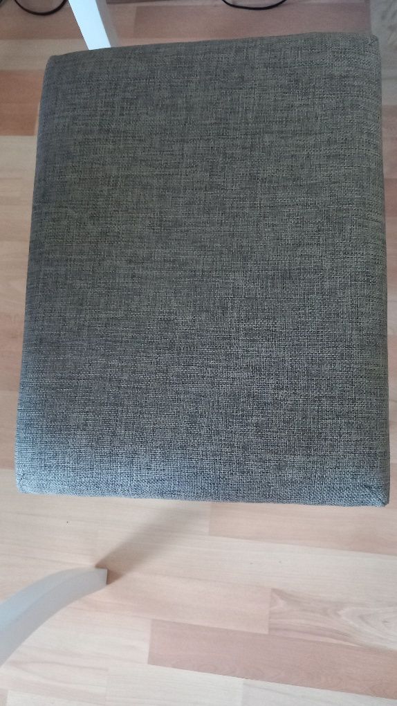 Toaletka z taboretem z drewna 40x80 Jysk