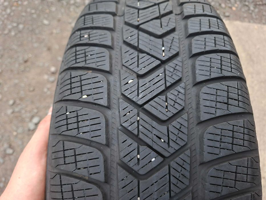 OPONA ZIMOWA,POJEDYNKA 17'' 225/60R17 103V PIRELLI Scorpion Winter.