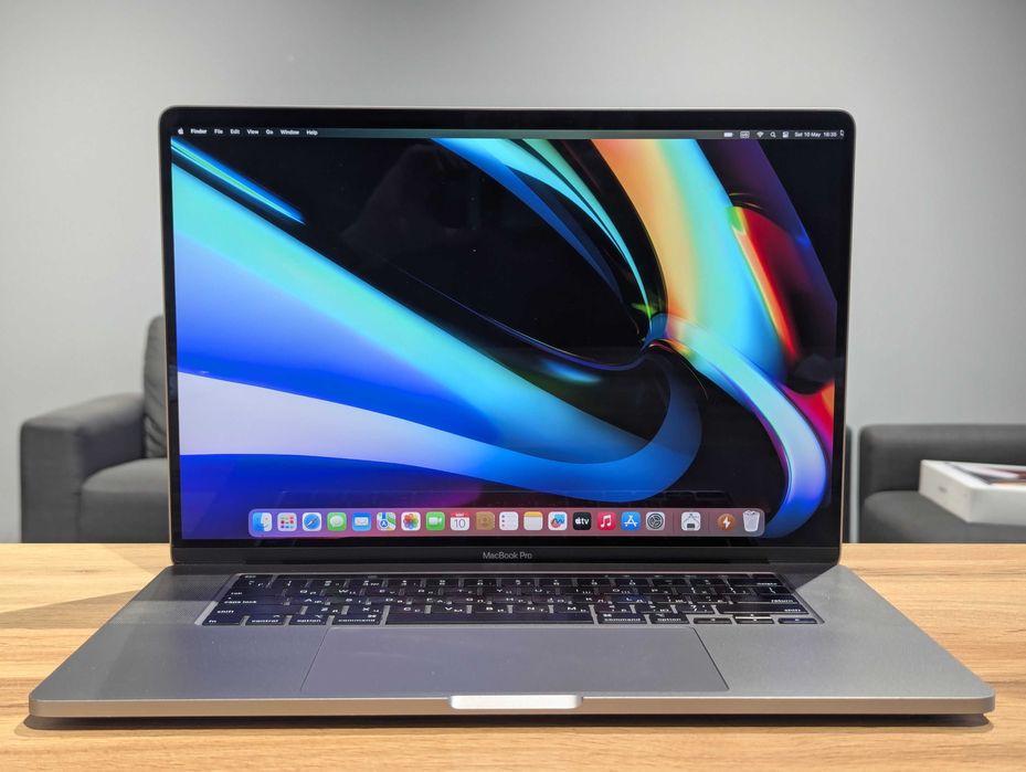 Macbook pro 16 2019 core i9 2.4ghz 64/512gb pro 5300m 4gb
