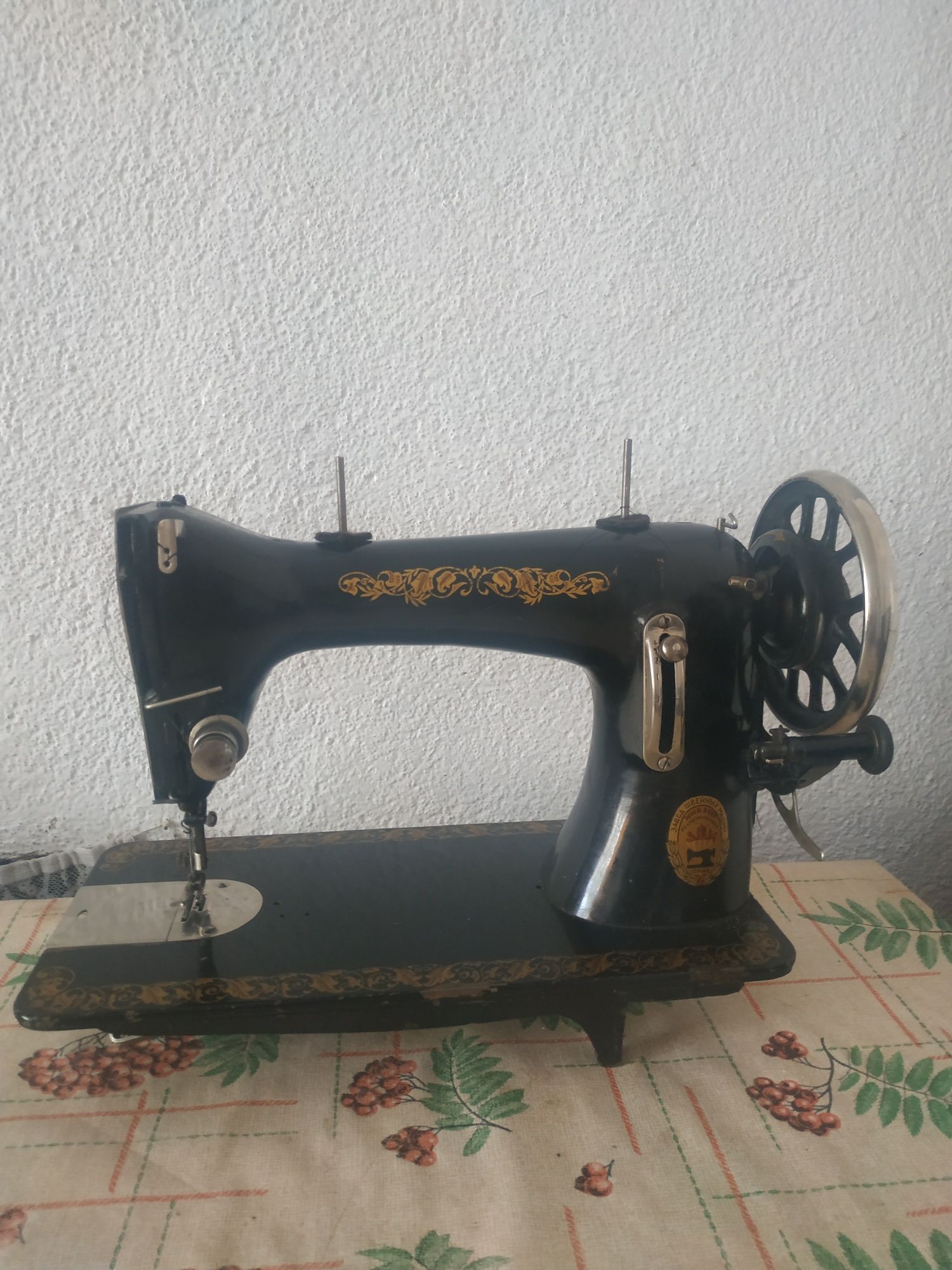 Швейная машинка Орша в отличном состоянии от мастера по наладке.