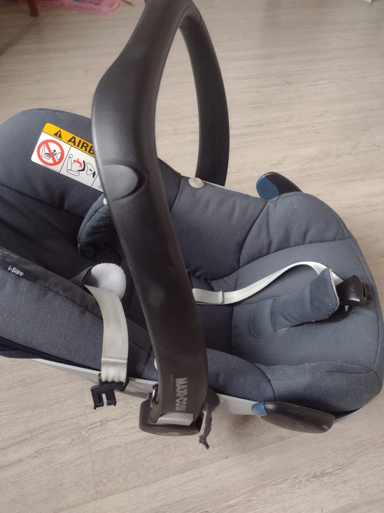 Foteliki  MAXI COSI z bazą
