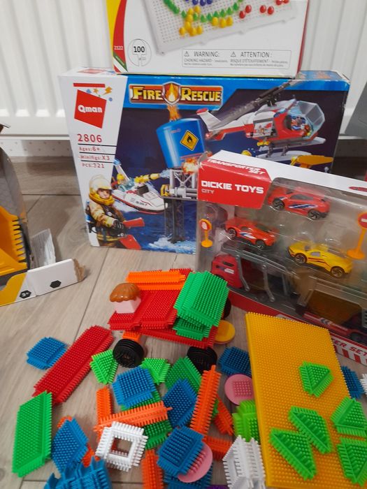 Іграшки фірмові одним лотом