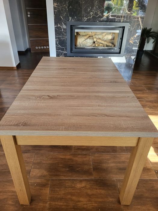 Stół do jadalni rozkładany