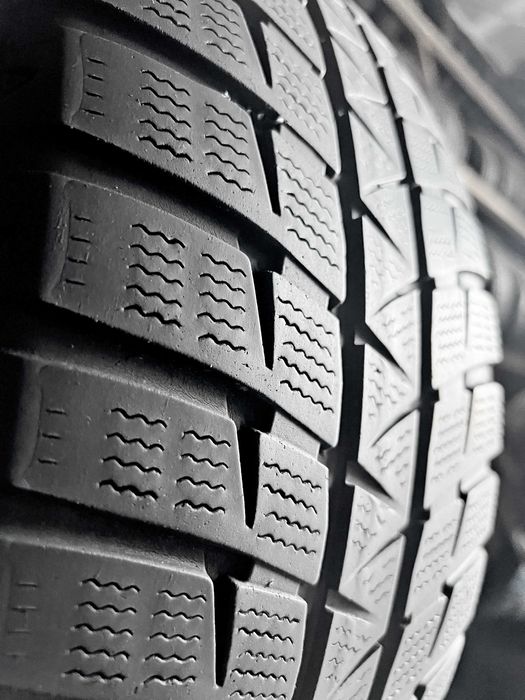 Шини Б/в 215.55.17 пара Falken