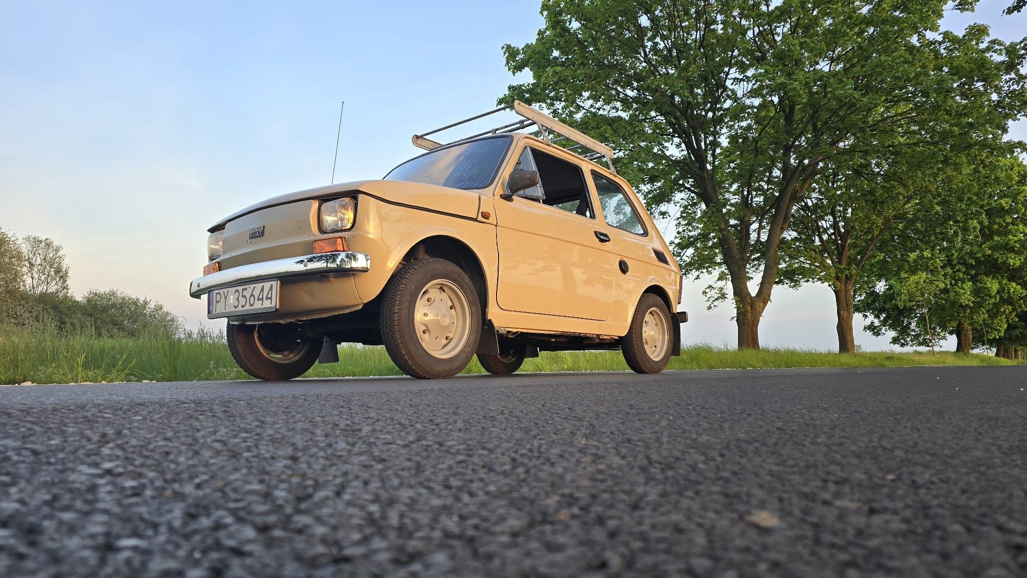 Fiat 126p 1979 • 600ccm • 70 000 km • Dachowy bagażnik + hak + przycze