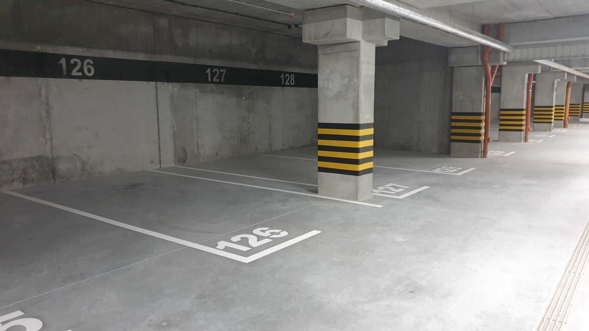 Malowanie linii oznakowanie poziome parking garaże podziemne magazyn