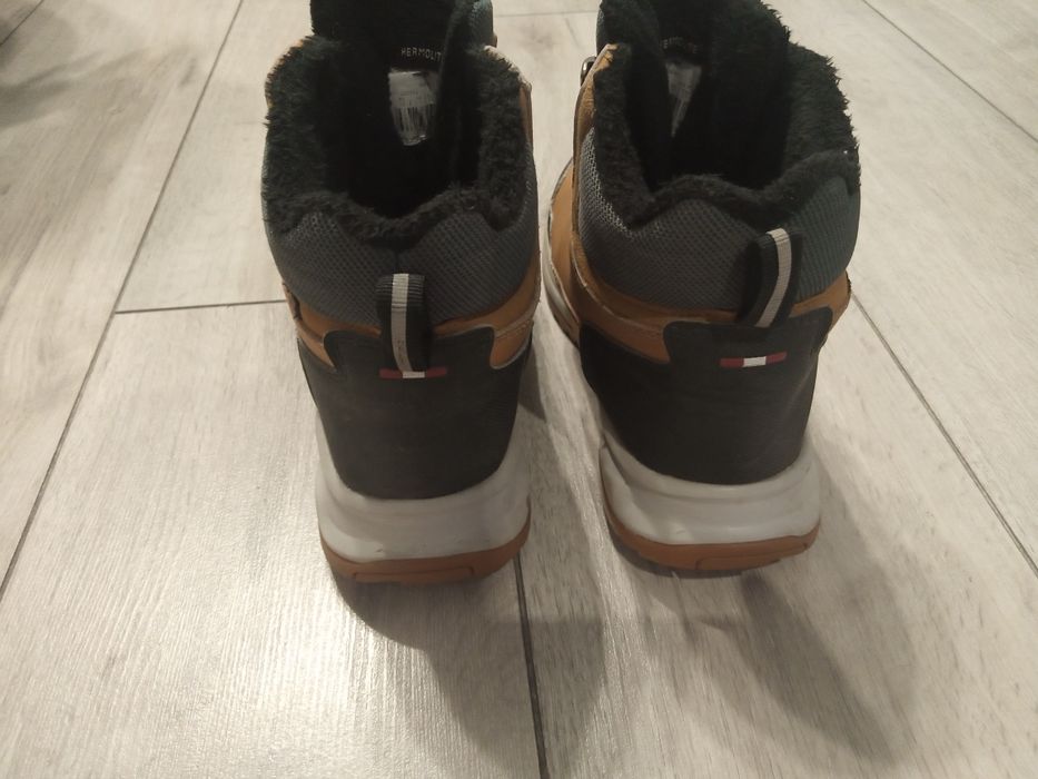 Продам ботінки фірмові не дорого