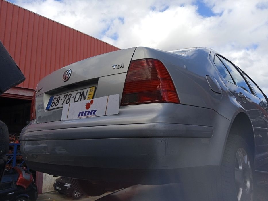 VW Bora 1.9 TDI      .