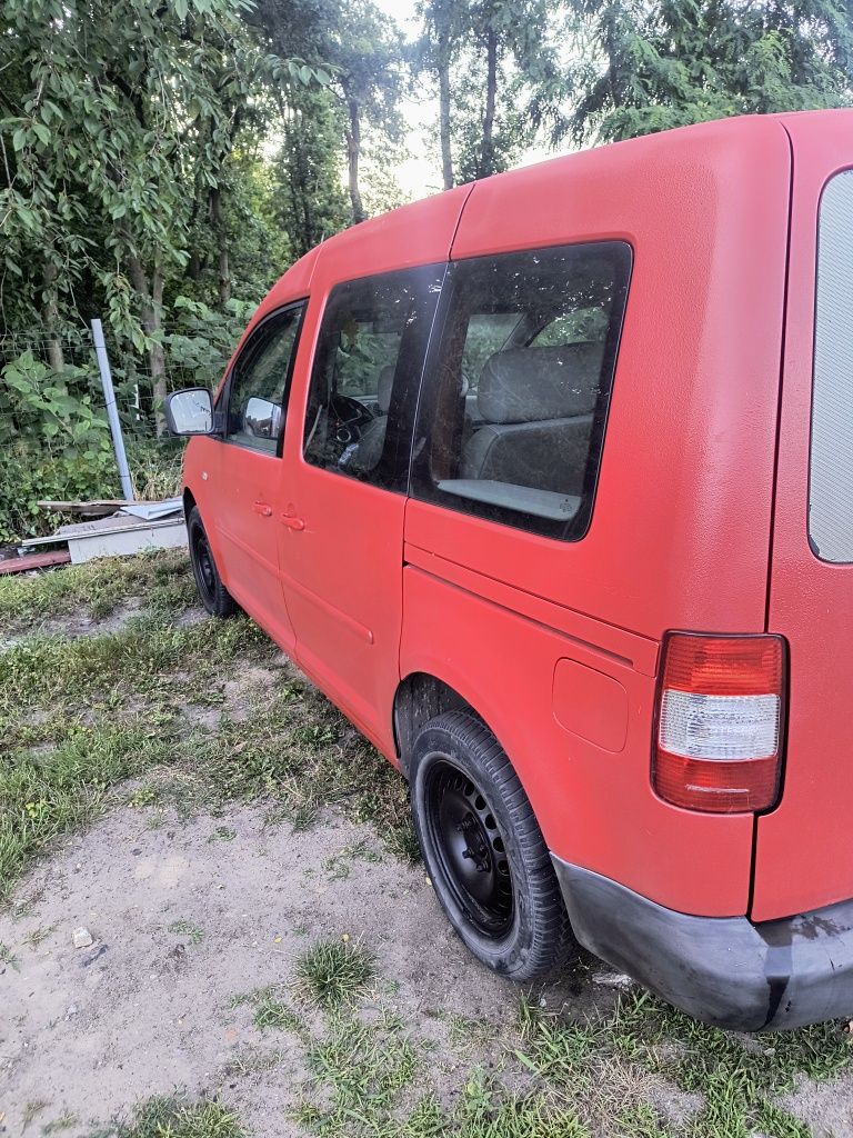 VW Caddy 2.0SDI 2004r. 5 osób / hak