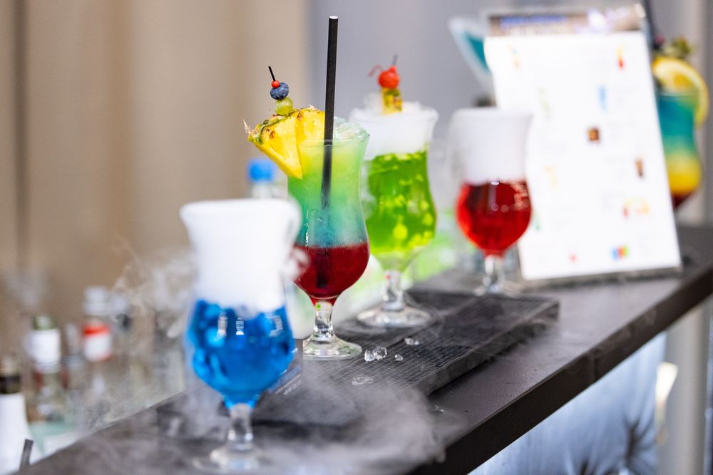 Obsługa barmańska imprez barman na wesele bar mobilny eventy firmowe