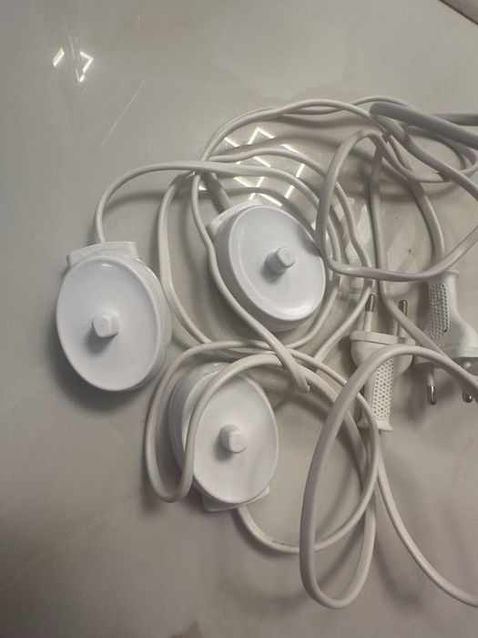 Зарядний пристрій для ел щіток Oral-B