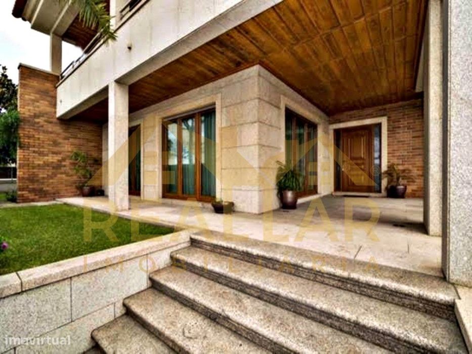Moradia T5 de luxo em Esposende