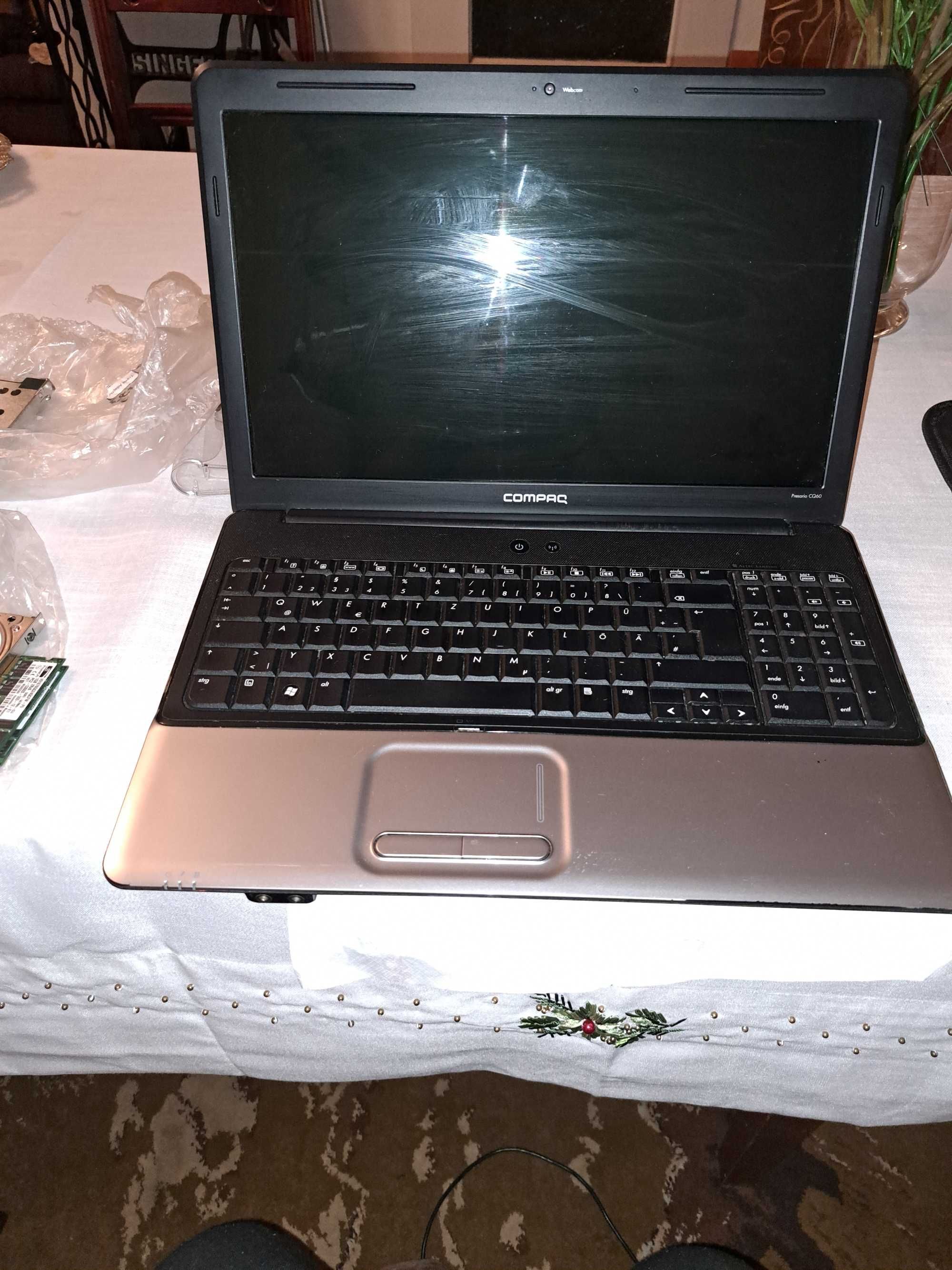 Laptop o nazwie  COMPAQ