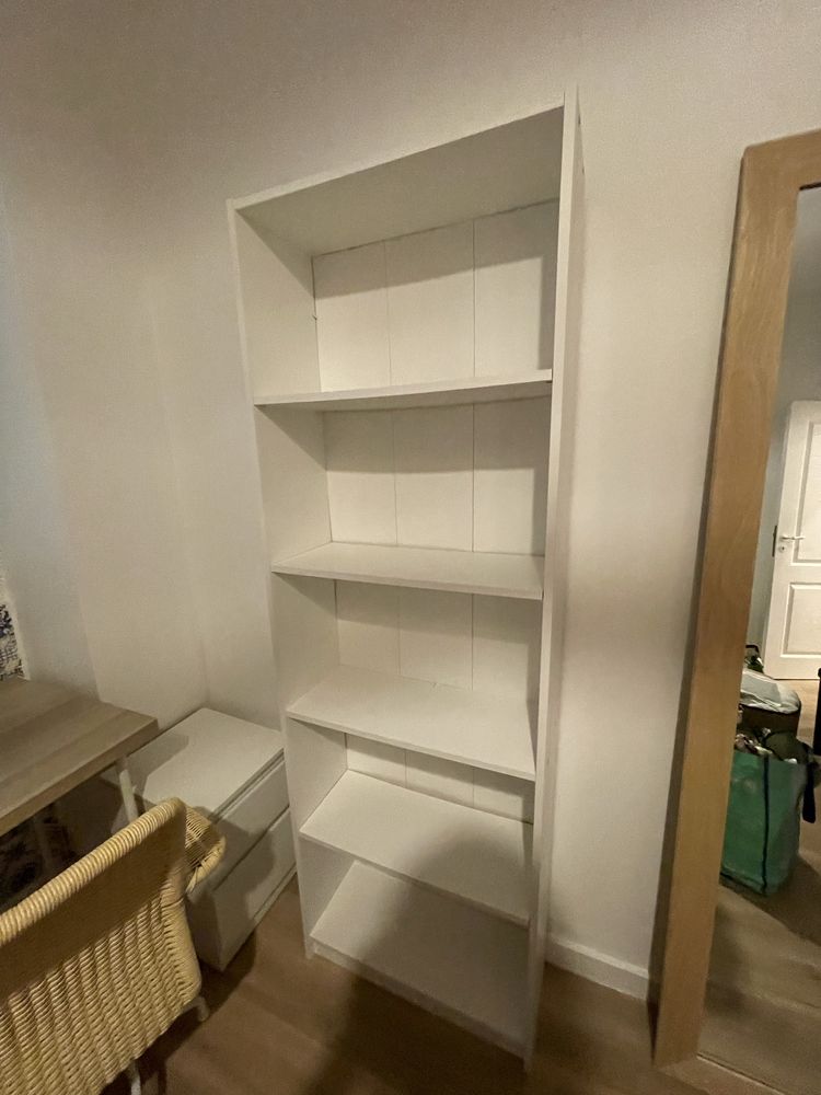 Vendo mobilia de escritorio. Cadeira + secretaria + estante