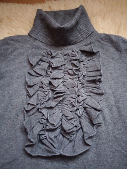 Sweter damski golf z żabotem