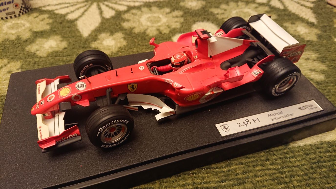 Ferrari 248 F1 Michael Schumacher 1 18 Hotwheels