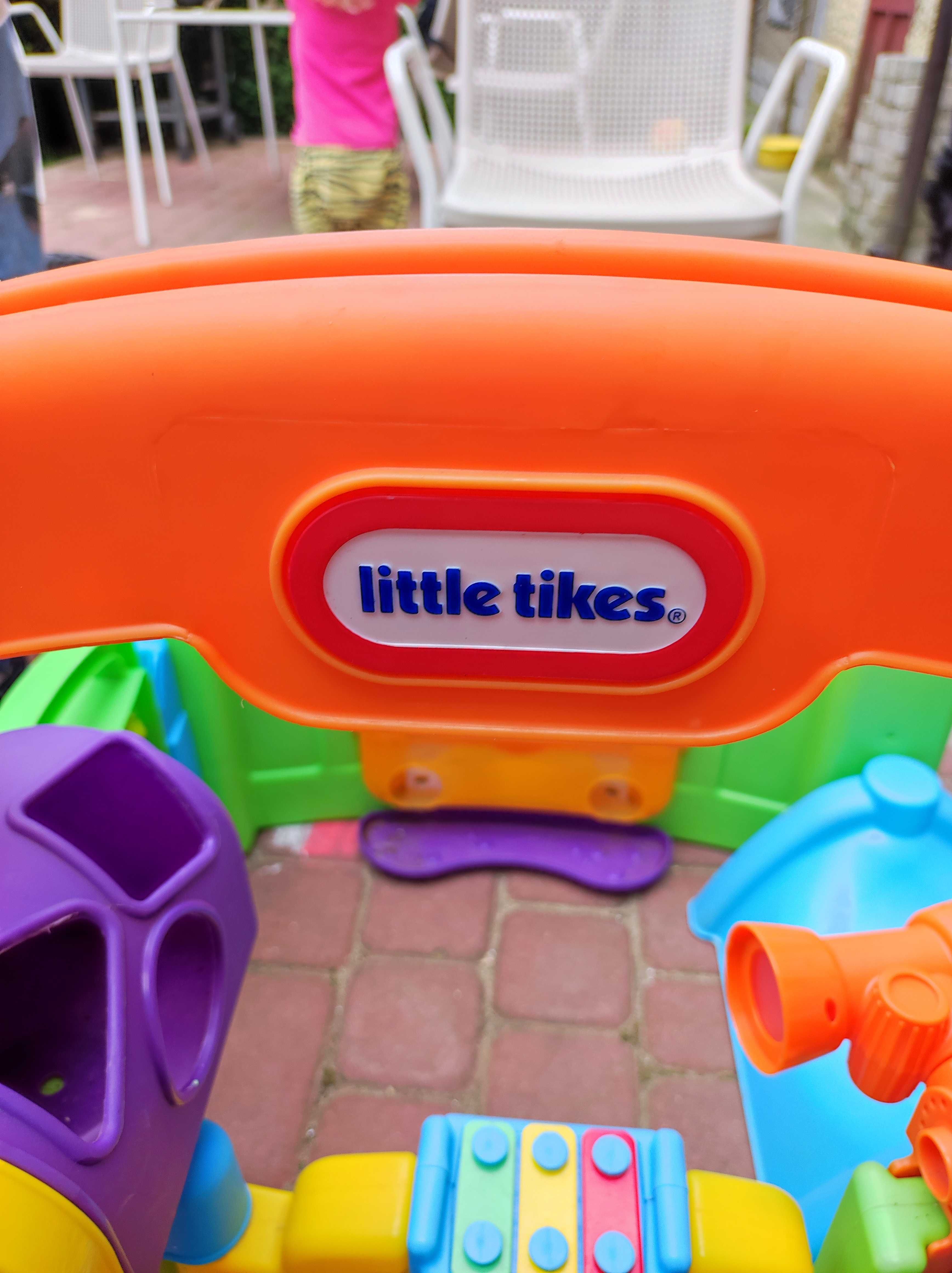 Domek Little tikes